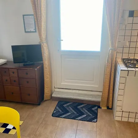 The Navel Of On Via Toledo Neapol