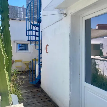 The Navel Of On Via Toledo * Neapol