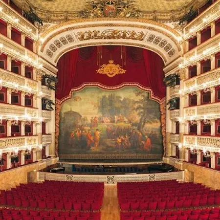 Apartament The Navel Of On Via Toledo Neapol